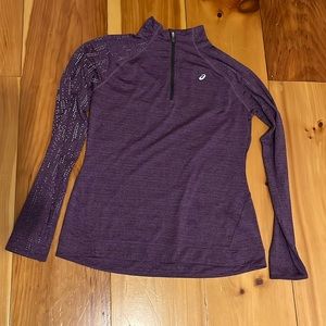 Asics large athletic top